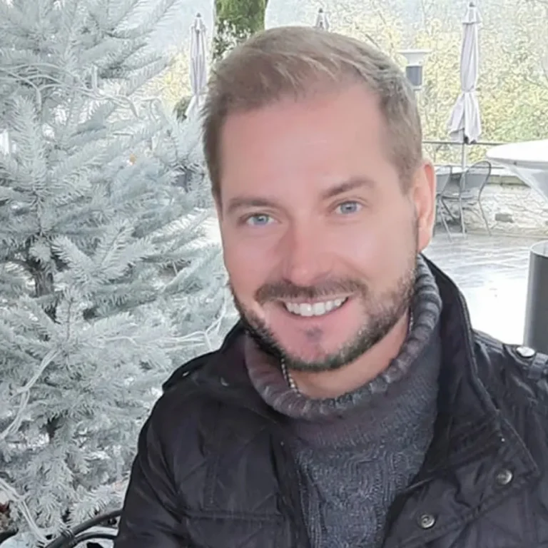 Dr. Dimitri Romanowski